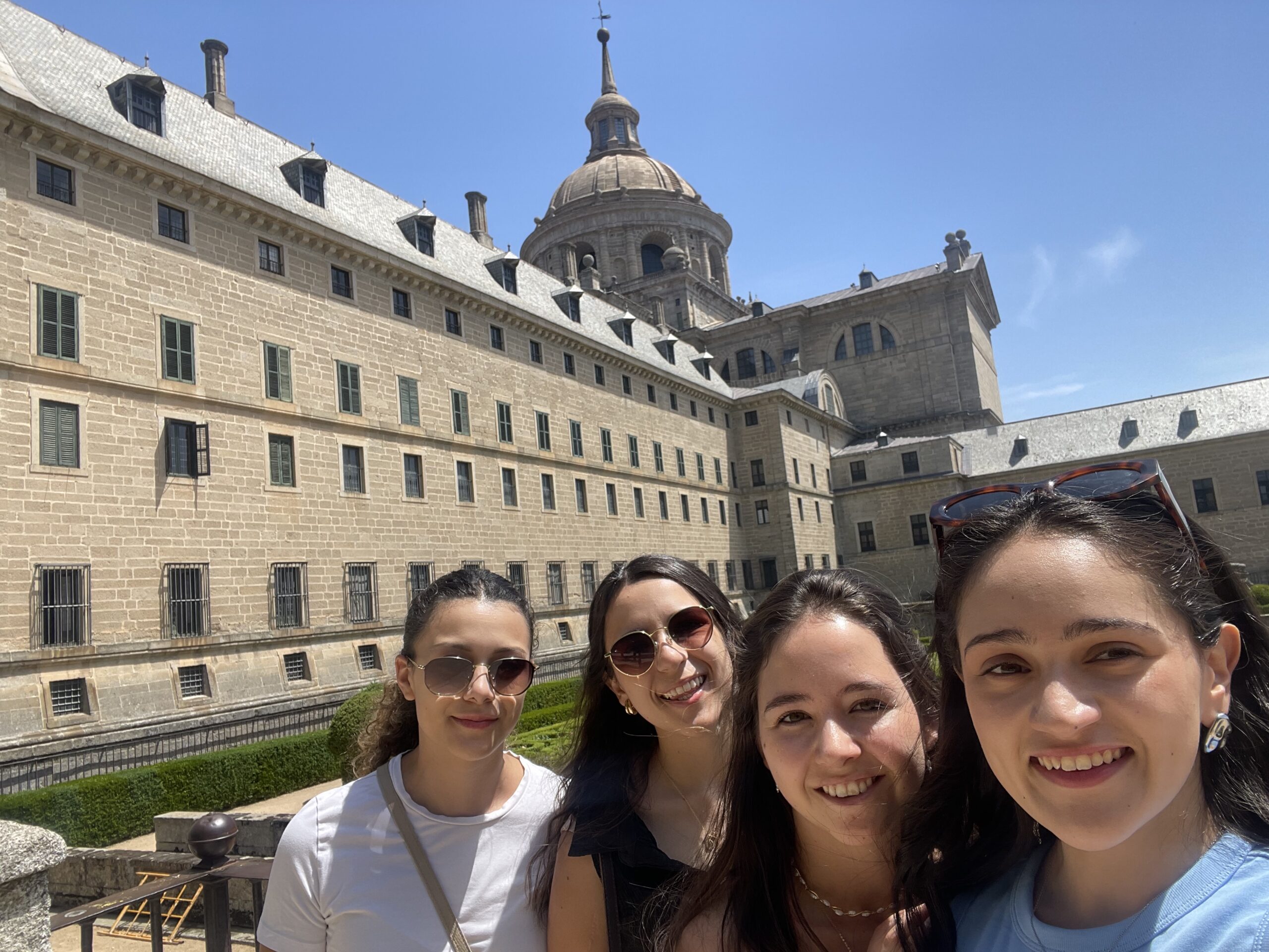 UFM-Madrid-ExperienciaInternacional-Verano-Alumnas-ElEscorial-2026-002.jpg