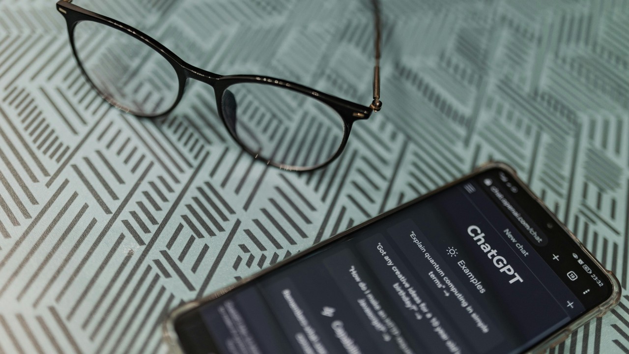 Cómo recuerda y personaliza las respuestas la IA